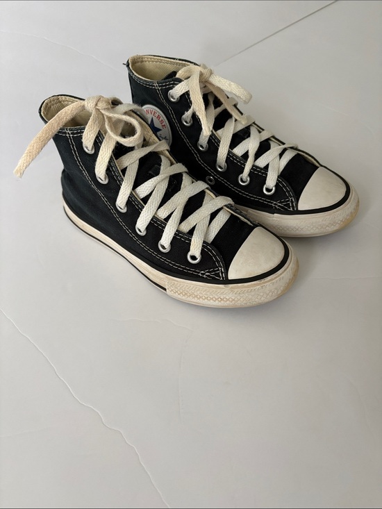 Converse Other - Converse chuck Taylor kids size 12
